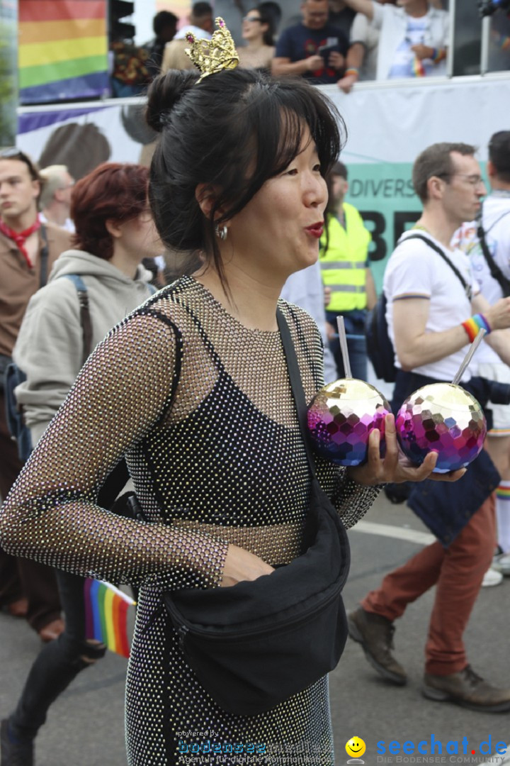 ZURICH PRIDE FESTIVAL: Zuerich - Schweiz, 15.06.2024