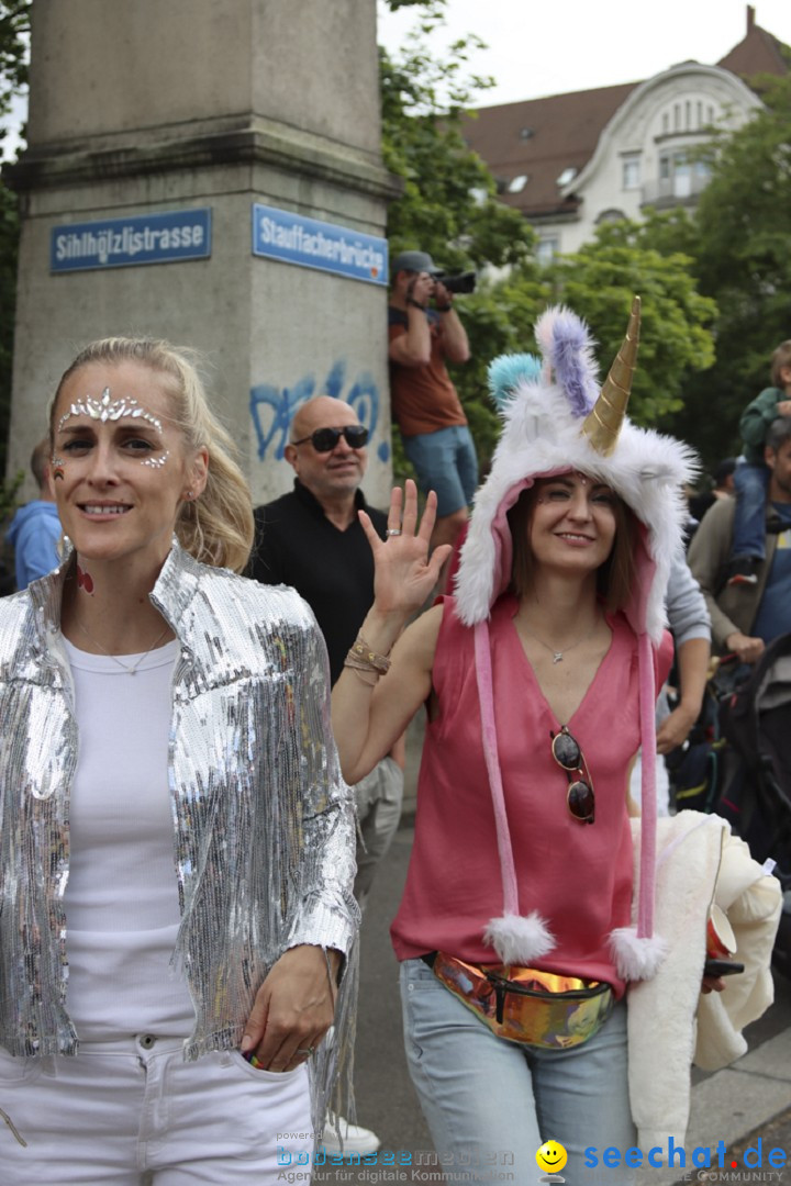 ZURICH PRIDE FESTIVAL: Zuerich - Schweiz, 15.06.2024