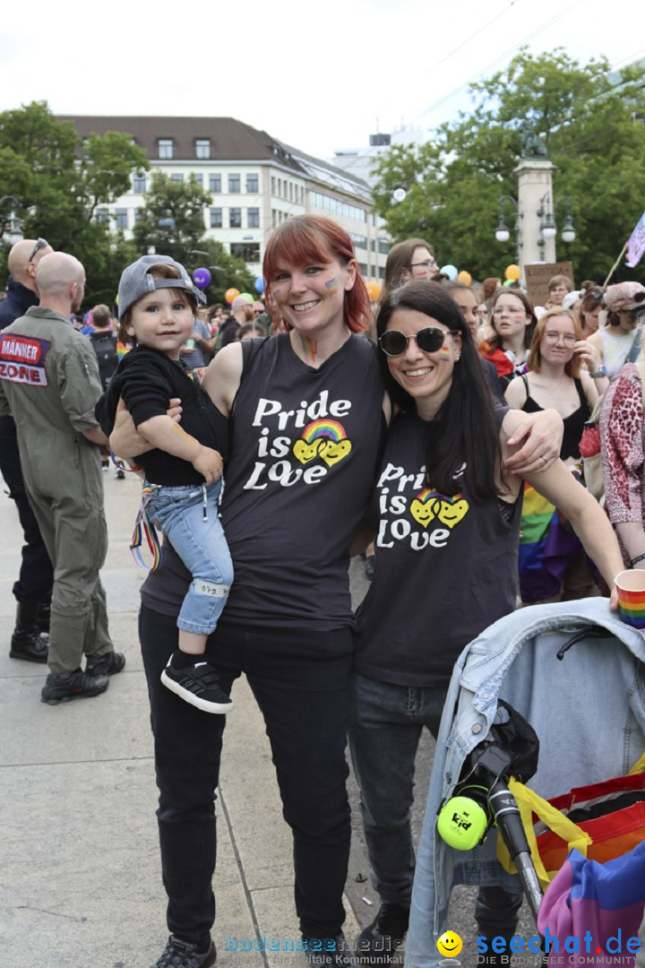 ZURICH PRIDE FESTIVAL: Zuerich - Schweiz, 15.06.2024