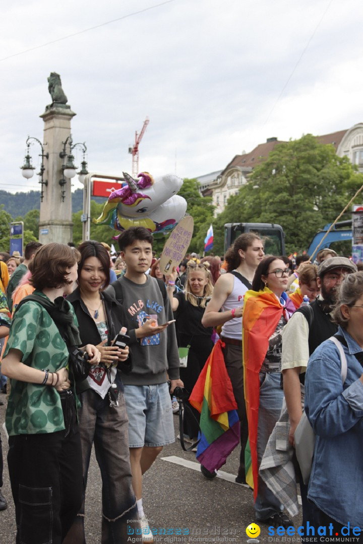 ZURICH PRIDE FESTIVAL: Zuerich - Schweiz, 15.06.2024