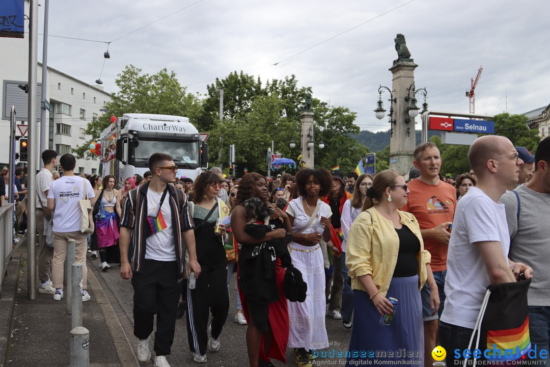 ZURICH PRIDE FESTIVAL: Zuerich - Schweiz, 15.06.2024