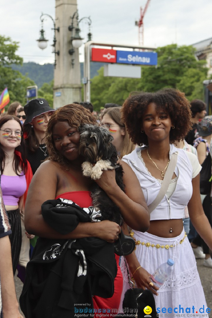 ZURICH PRIDE FESTIVAL: Zuerich - Schweiz, 15.06.2024