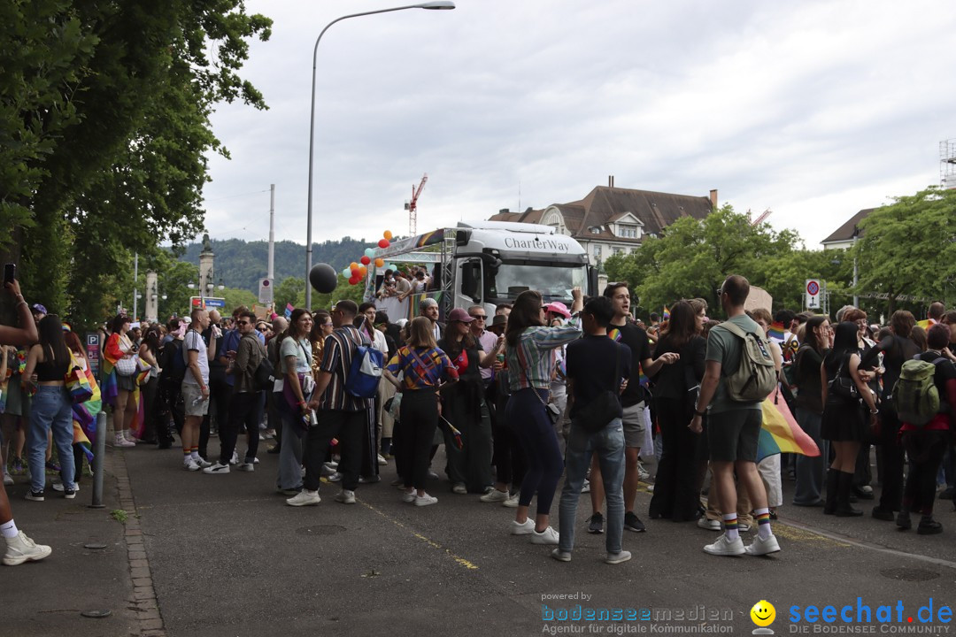 ZURICH PRIDE FESTIVAL: Zuerich - Schweiz, 15.06.2024