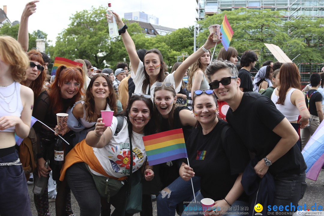 ZURICH PRIDE FESTIVAL: Zuerich - Schweiz, 15.06.2024