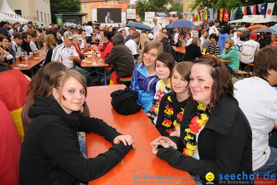 WM 2010 Public Viewing: Deutschland vs Australien (4:0) mit Band Face-of-Vi