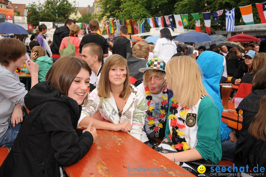 WM 2010 Public Viewing: Deutschland vs Australien (4:0) mit Band Face-of-Vi