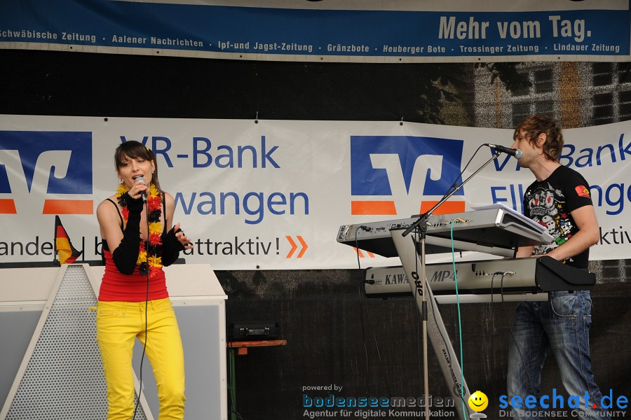 WM 2010 Public Viewing: Deutschland vs Australien (4:0) mit Band Face-of-Vi