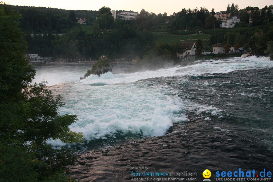 Feuerwerk-2010-Rheinfall-Schaffhausen-21082010-Bodensee-Community-seechat_de-IMG_8728.JPG