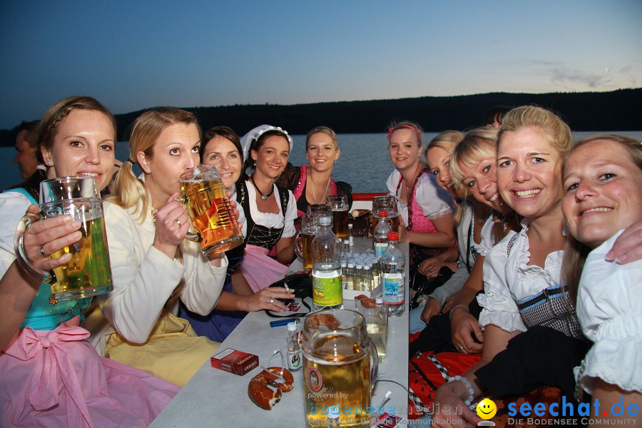 Wiesnboot-besser-fayern-als-die-Bayern-2010-Bodensee-Ueberlingen-110910-seechat_de-IMG_1100.JPG