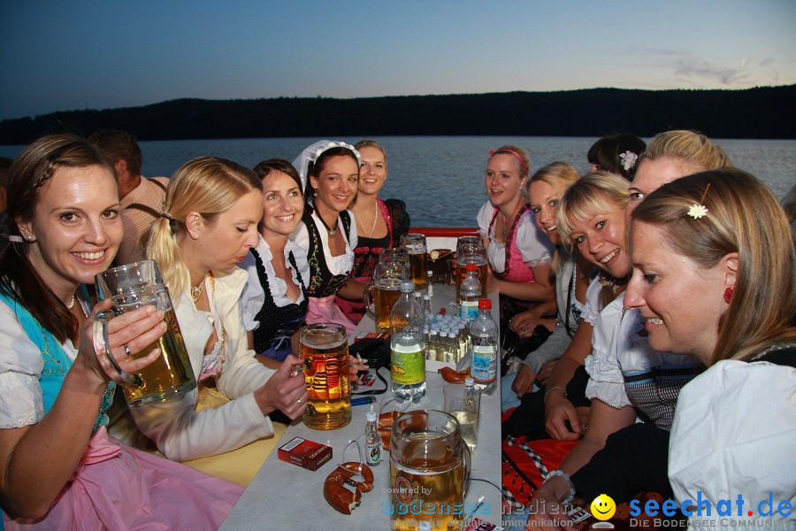 Wiesnboot-besser-fayern-als-die-Bayern-2010-Bodensee-Ueberlingen-110910-seechat_de-IMG_1103.JPG