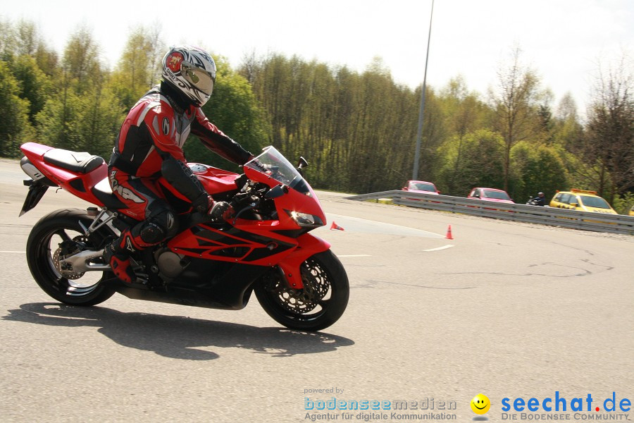 seechat.de Motorrad-Kurventraining: Start-up-Day-ADAC-Fahrsicherheitsanlage