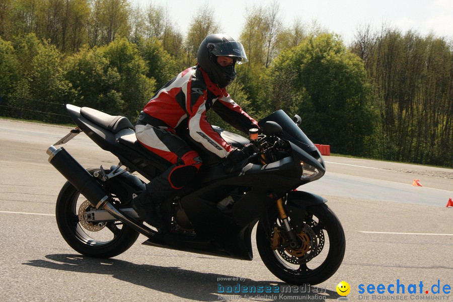 seechat.de Motorrad-Kurventraining: Start-up-Day-ADAC-Fahrsicherheitsanlage