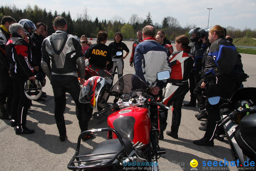 seechat.de Motorrad-Kurventraining: Start-up-Day-ADAC-Fahrsicherheitsanlage