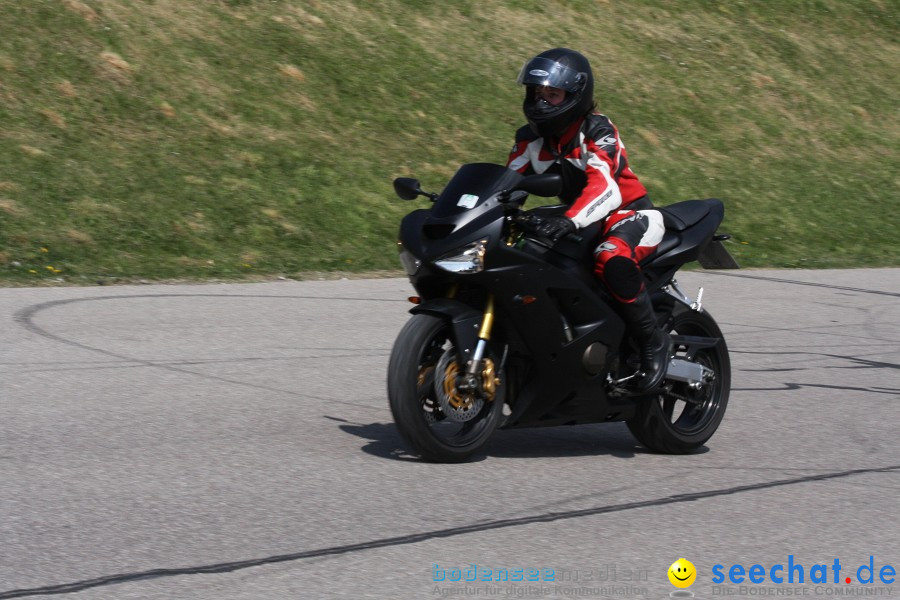 seechat.de Motorrad-Kurventraining: Start-up-Day-ADAC-Fahrsicherheitsanlage