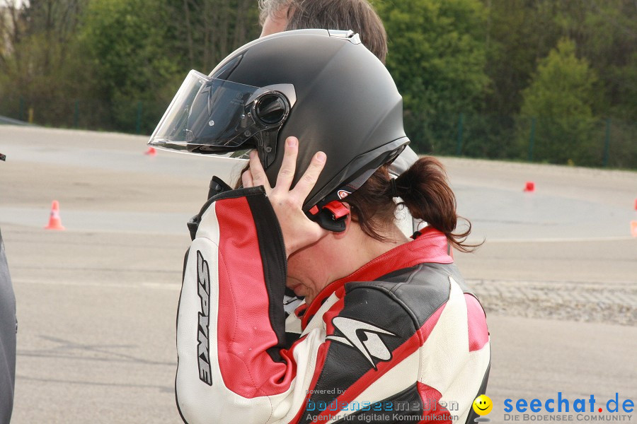 seechat.de Motorrad-Kurventraining: Start-up-Day-ADAC-Fahrsicherheitsanlage