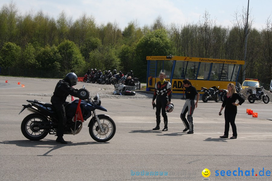 seechat.de Motorrad-Kurventraining: Start-up-Day-ADAC-Fahrsicherheitsanlage