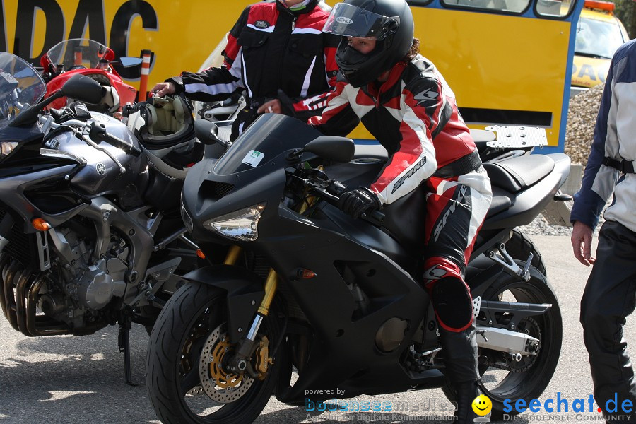 seechat.de Motorrad-Kurventraining: Start-up-Day-ADAC-Fahrsicherheitsanlage