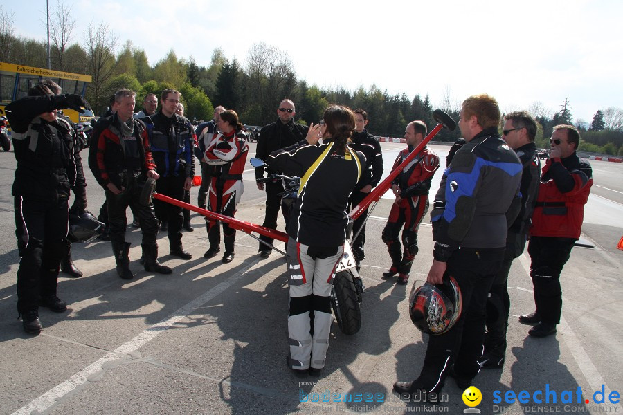 seechat.de Motorrad-Kurventraining: Start-up-Day-ADAC-Fahrsicherheitsanlage