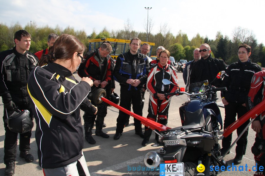 seechat.de Motorrad-Kurventraining: Start-up-Day-ADAC-Fahrsicherheitsanlage