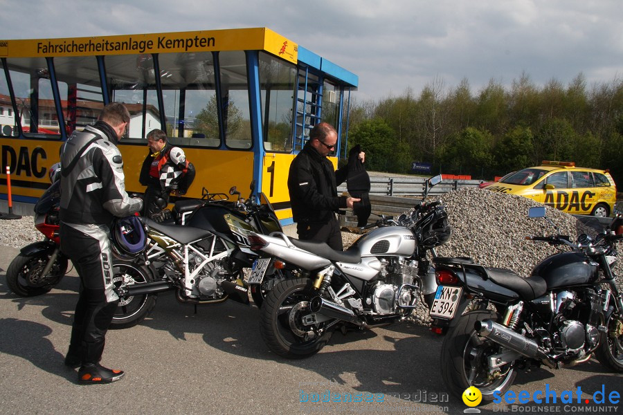 seechat.de Motorrad-Kurventraining: Start-up-Day-ADAC-Fahrsicherheitsanlage