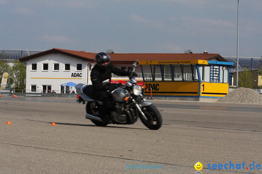 seechat.de Motorrad-Kurventraining: Start-up-Day-ADAC-Fahrsicherheitsanlage