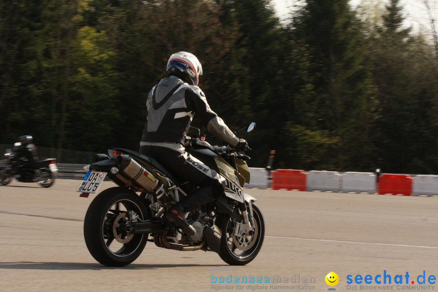 seechat.de Motorrad-Kurventraining: Start-up-Day-ADAC-Fahrsicherheitsanlage