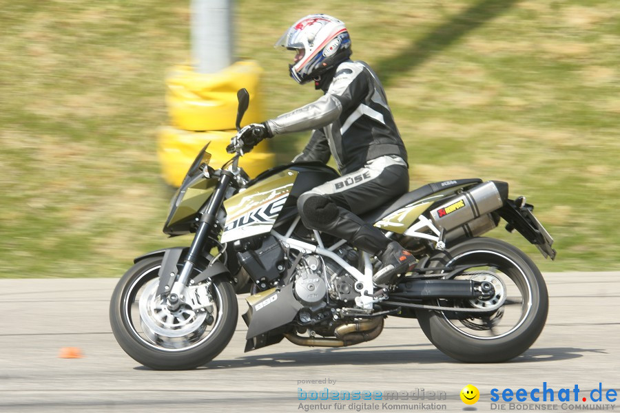 seechat.de Motorrad-Kurventraining: Start-up-Day-ADAC-Fahrsicherheitsanlage