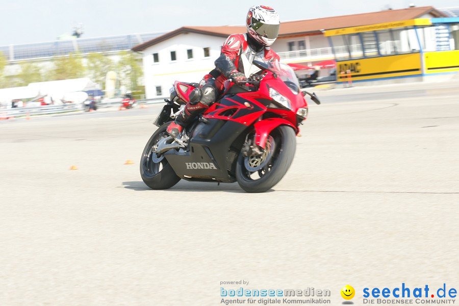 seechat.de Motorrad-Kurventraining: Start-up-Day-ADAC-Fahrsicherheitsanlage