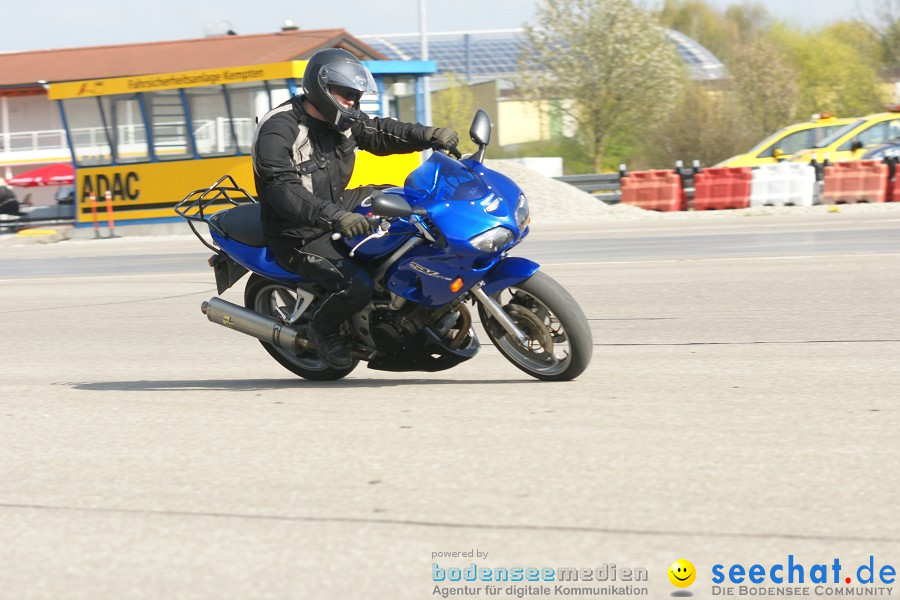 seechat.de Motorrad-Kurventraining: Start-up-Day-ADAC-Fahrsicherheitsanlage