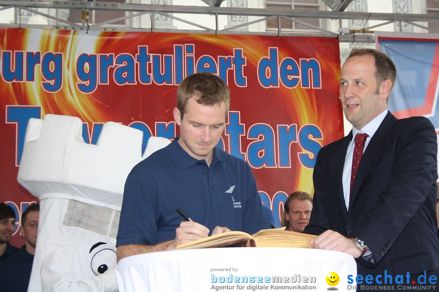 Meisterfeier Eishockey: Ravensburg Towerstars: Ravensburg, 29.04.2011